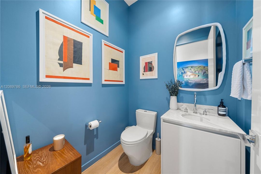 For Sale: $5,995,000 (2 beds, 2 baths, 2232 Square Feet)