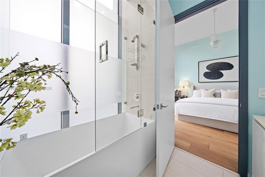 For Sale: $5,995,000 (2 beds, 2 baths, 2232 Square Feet)