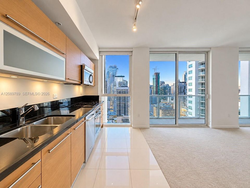 For Rent: $2,350 (0 beds, 1 baths, 632 Square Feet)