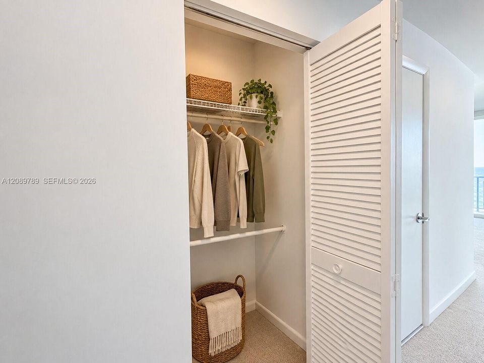 For Rent: $2,350 (0 beds, 1 baths, 632 Square Feet)