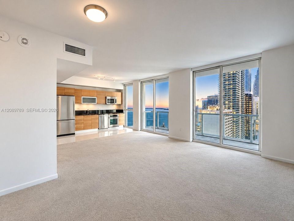 For Rent: $2,350 (0 beds, 1 baths, 632 Square Feet)