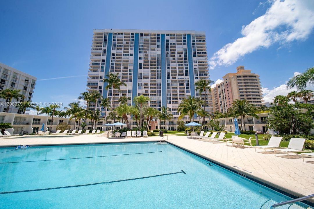 For Rent: $8,700 (2 beds, 2 baths, 1875 Square Feet)