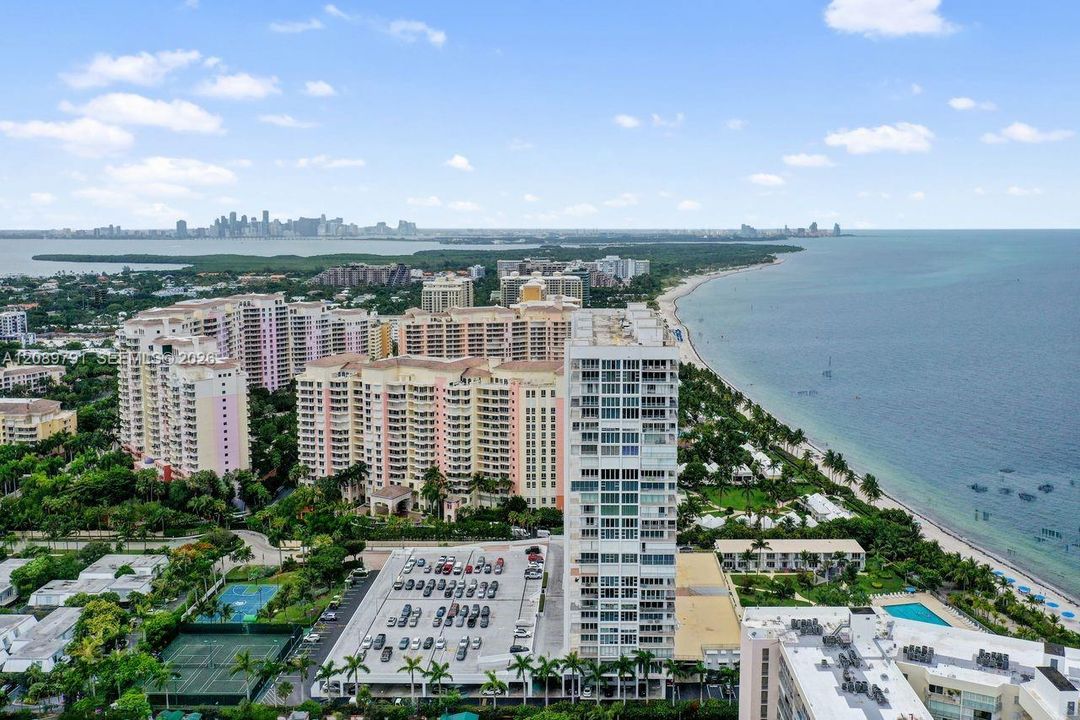 For Rent: $8,700 (2 beds, 2 baths, 1875 Square Feet)