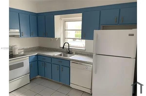 For Rent: $3,800 (3 beds, 2 baths, 2250 Square Feet)