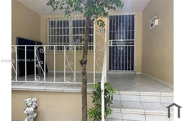 For Rent: $3,800 (3 beds, 2 baths, 2250 Square Feet)