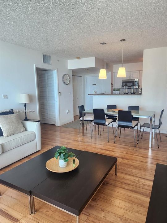 В аренду: $3,500 (1 спален, 1 ванн, 750 Квадратных фут)