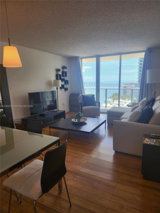 В аренду: $3,500 (1 спален, 1 ванн, 750 Квадратных фут)