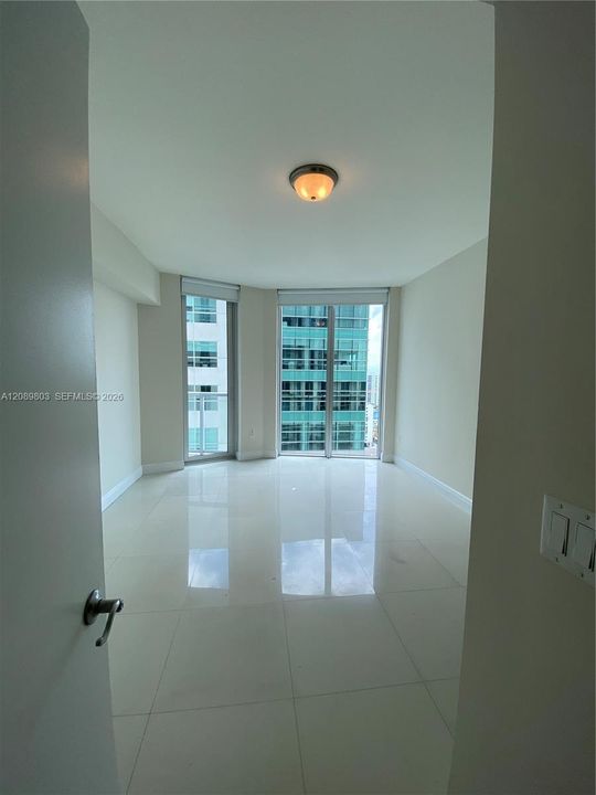 В аренду: $2,800 (1 спален, 1 ванн, 832 Квадратных фут)