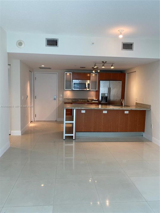 В аренду: $2,800 (1 спален, 1 ванн, 832 Квадратных фут)