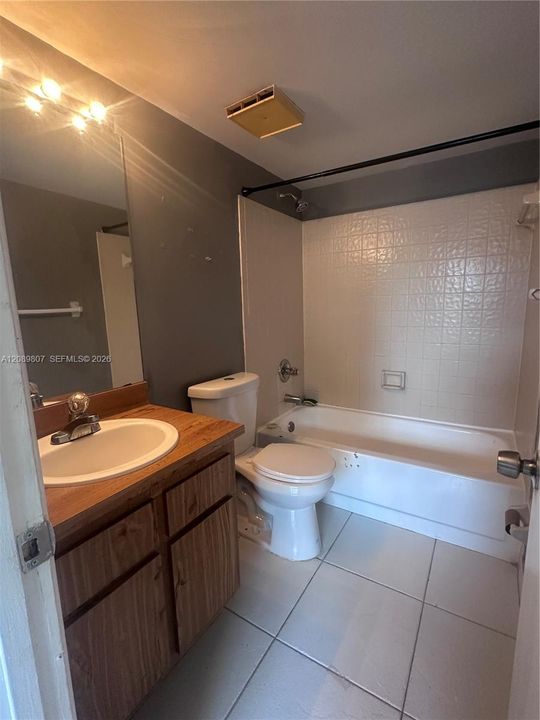 В аренду: $1,900 (2 спален, 2 ванн, 768 Квадратных фут)