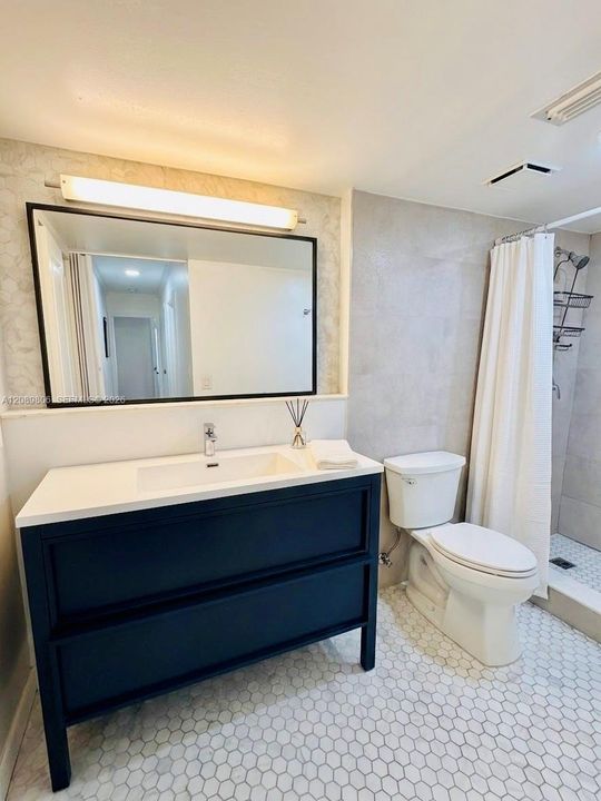 En Venta: $215,000 (2 camas, 2 baños, 978 Pies cuadrados)