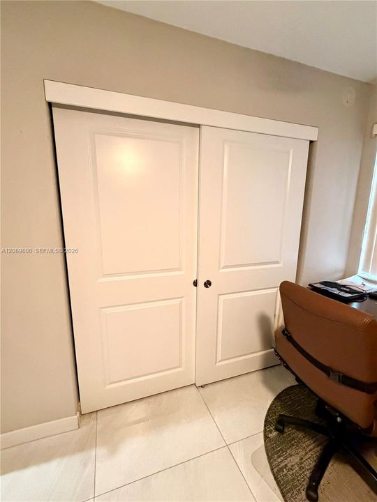 En Venta: $215,000 (2 camas, 2 baños, 978 Pies cuadrados)