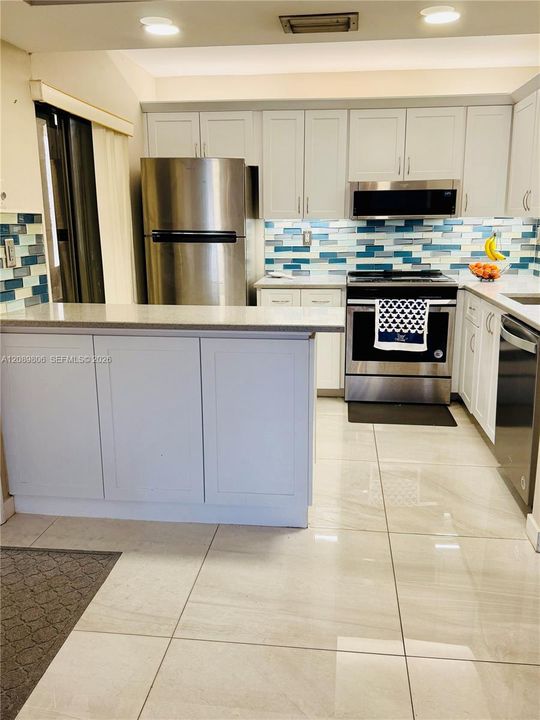 En Venta: $215,000 (2 camas, 2 baños, 978 Pies cuadrados)