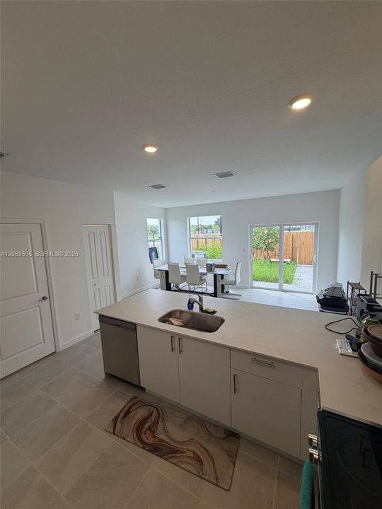 For Rent: $2,700 (3 beds, 2 baths, 0 Square Feet)
