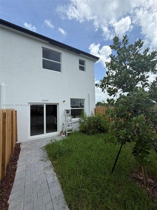 For Rent: $2,700 (3 beds, 2 baths, 0 Square Feet)