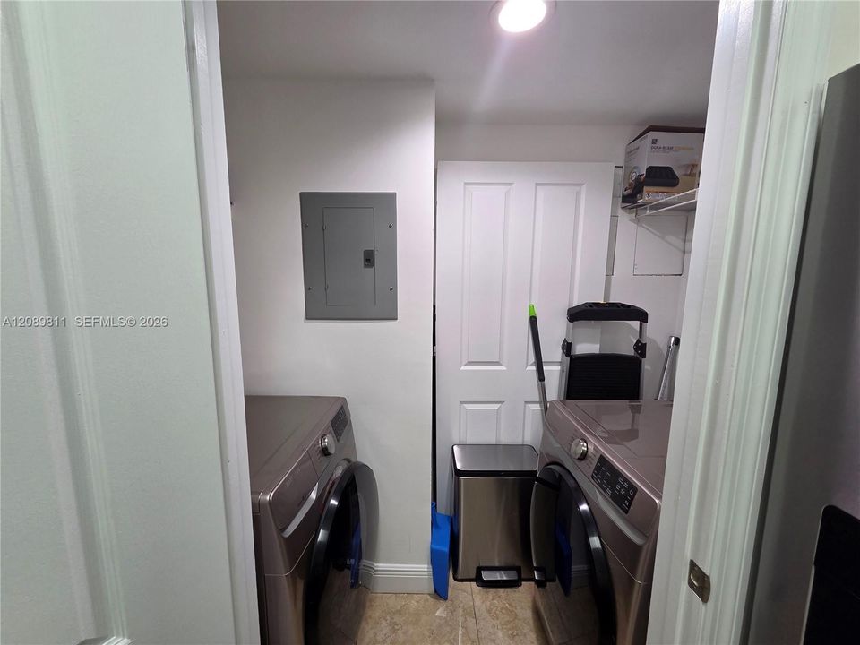 For Rent: $3,499 (1 beds, 1 baths, 763 Square Feet)