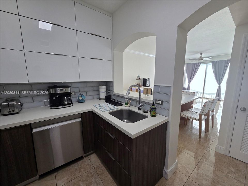 For Rent: $3,499 (1 beds, 1 baths, 763 Square Feet)