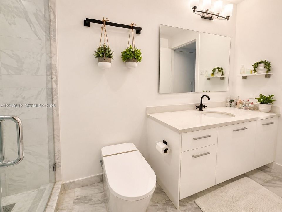 For Rent: $3,500 (1 beds, 2 baths, 1000 Square Feet)