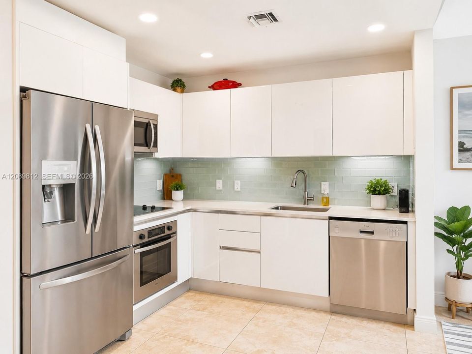 For Rent: $3,500 (1 beds, 2 baths, 1000 Square Feet)