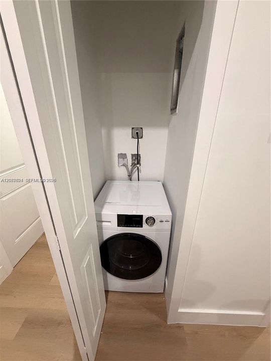 For Rent: $2,250 (1 beds, 1 baths, 535 Square Feet)