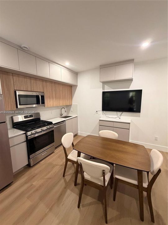 For Rent: $2,250 (1 beds, 1 baths, 535 Square Feet)