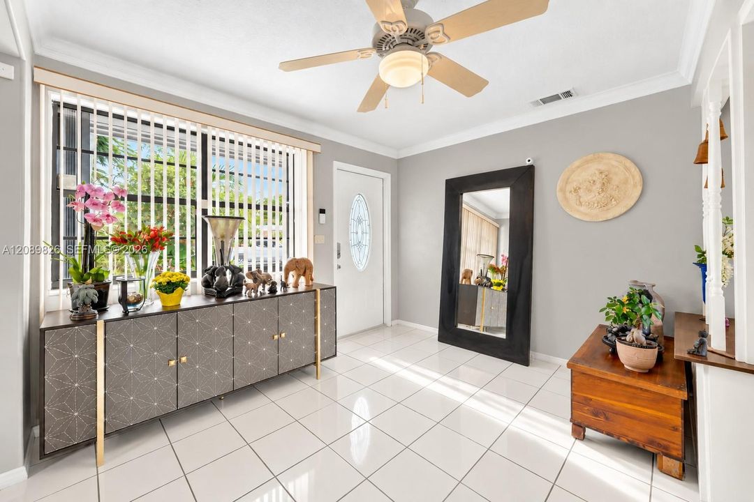 En Venta: $450,000 (2 camas, 2 baños, 1204 Pies cuadrados)