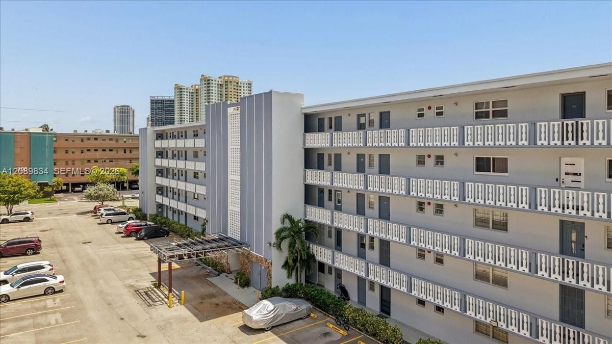 На продажу: $155,000 (1 спален, 1 ванн, 847 Квадратных фут)