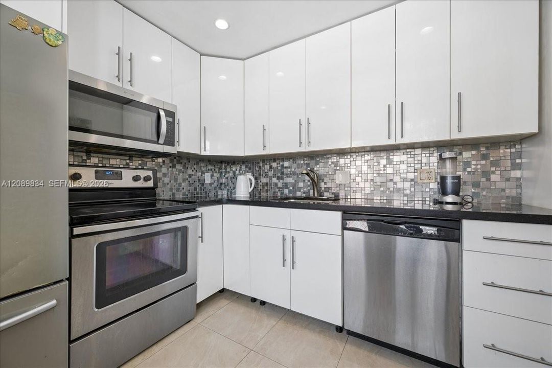На продажу: $155,000 (1 спален, 1 ванн, 847 Квадратных фут)