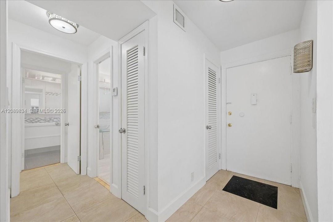На продажу: $155,000 (1 спален, 1 ванн, 847 Квадратных фут)