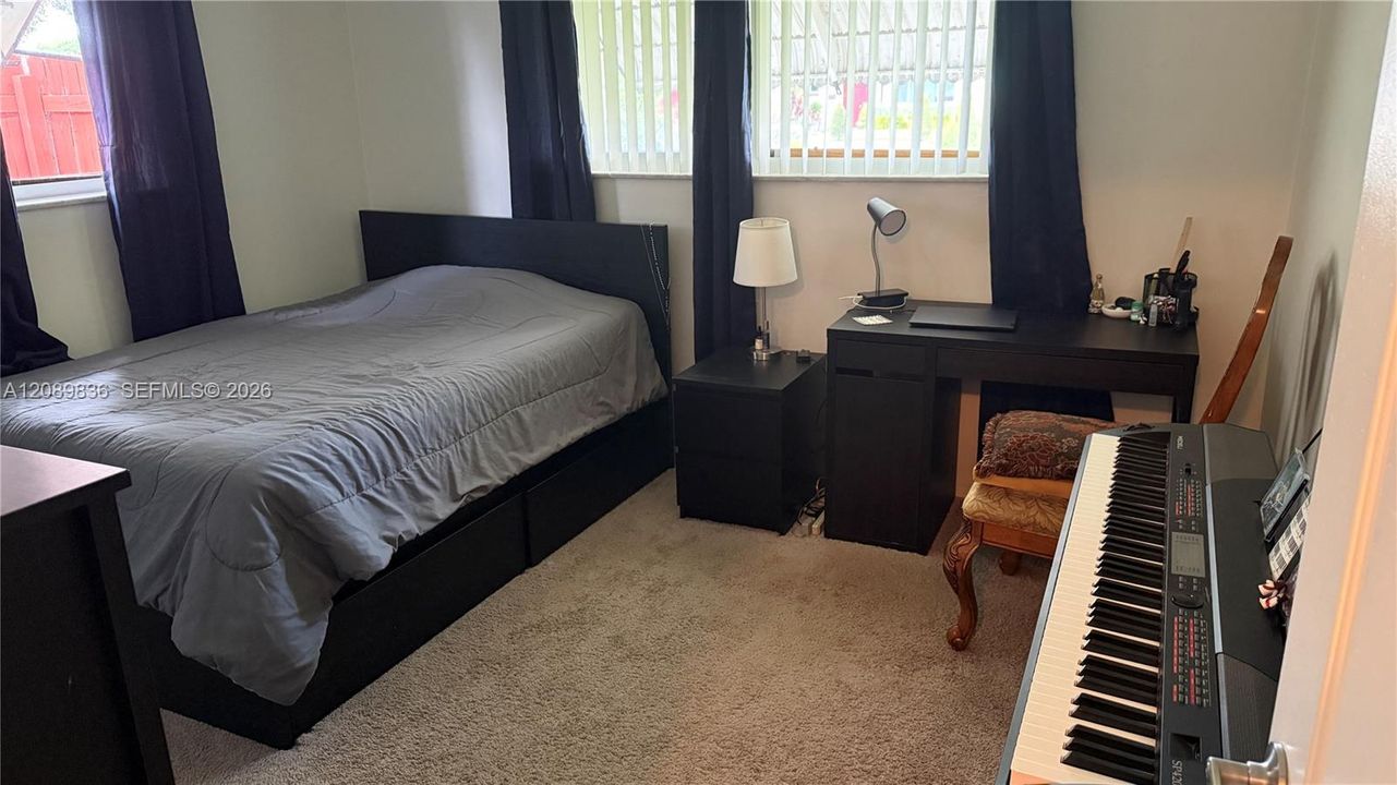 En Venta: $619,000 (3 camas, 2 baños, 1955 Pies cuadrados)