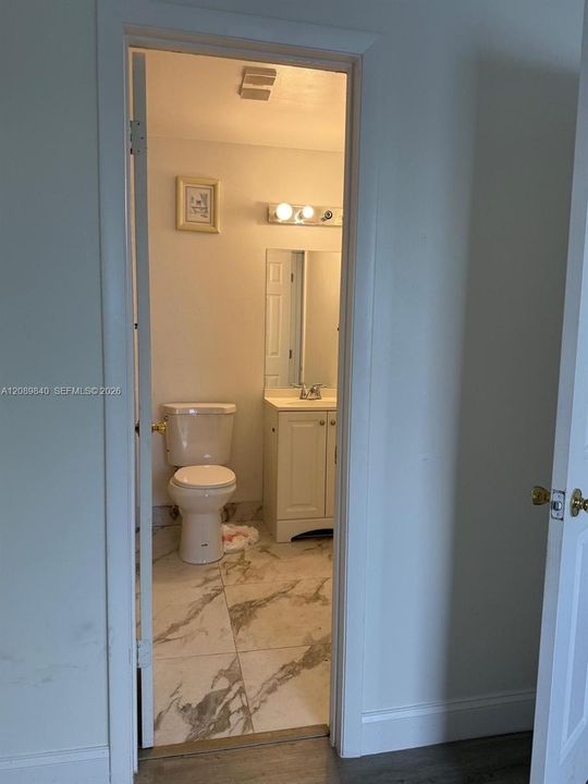 FULL BATH WITH BATHTUB