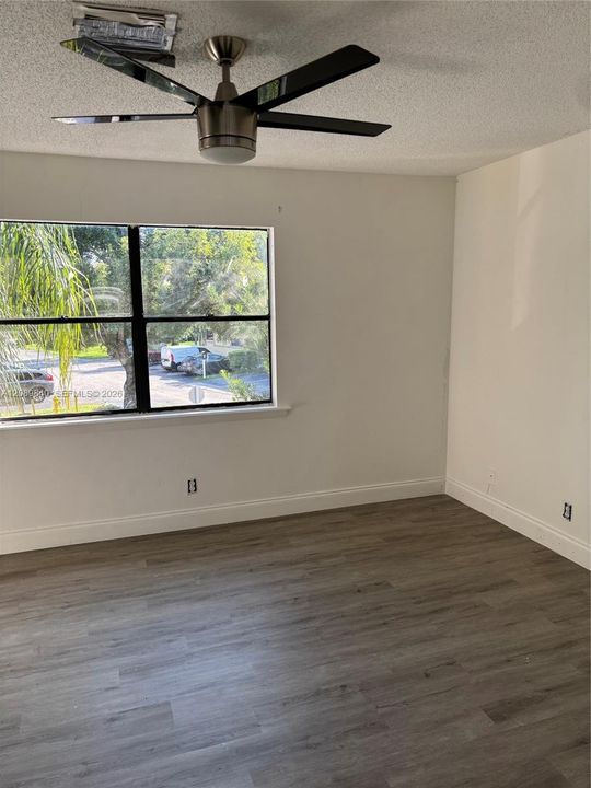 En Renta: $2,700 (3 camas, 2 baños, 1428 Pies cuadrados)