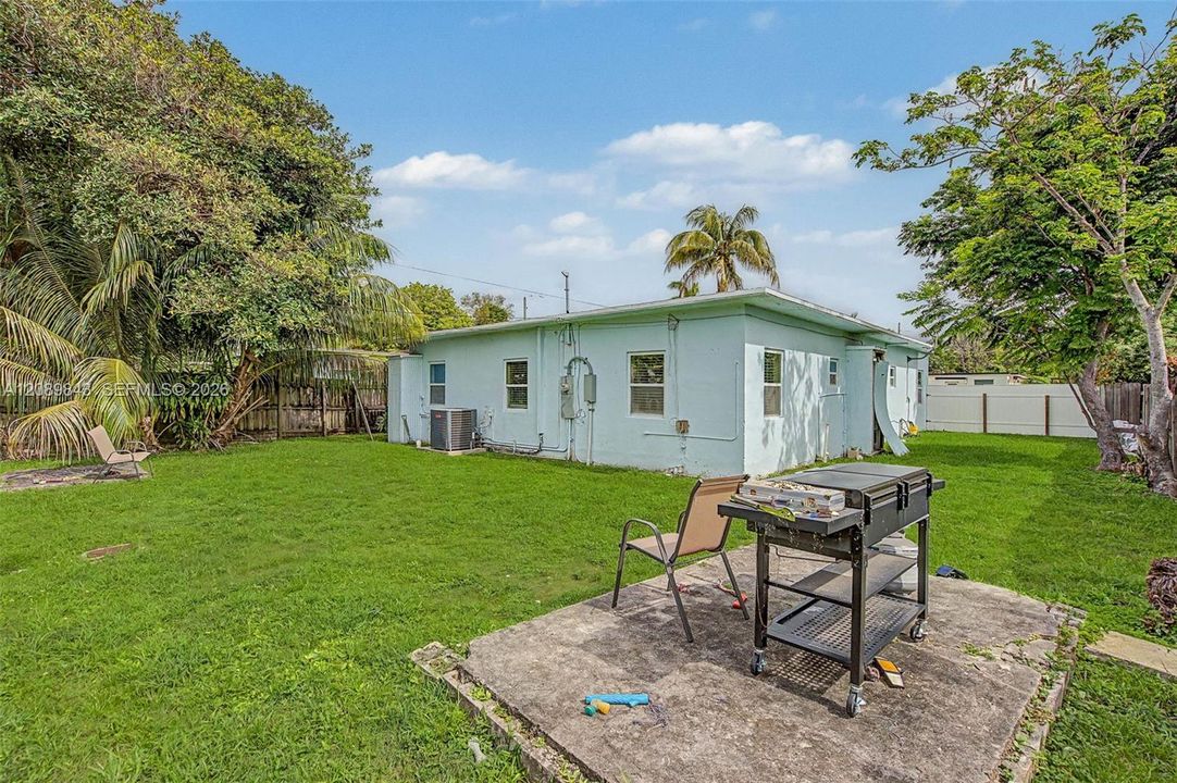В аренду: $1,500 (0 спален, 1 ванн, 600 Квадратных фут)
