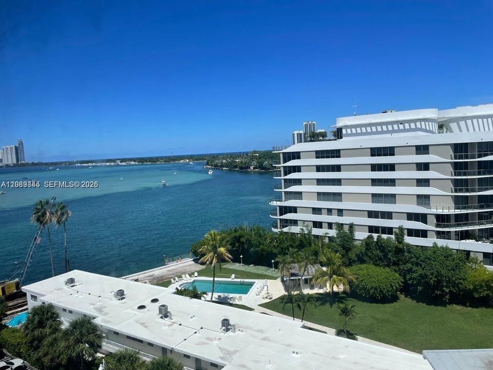 For Rent: $4,100 (2 beds, 2 baths, 1335 Square Feet)