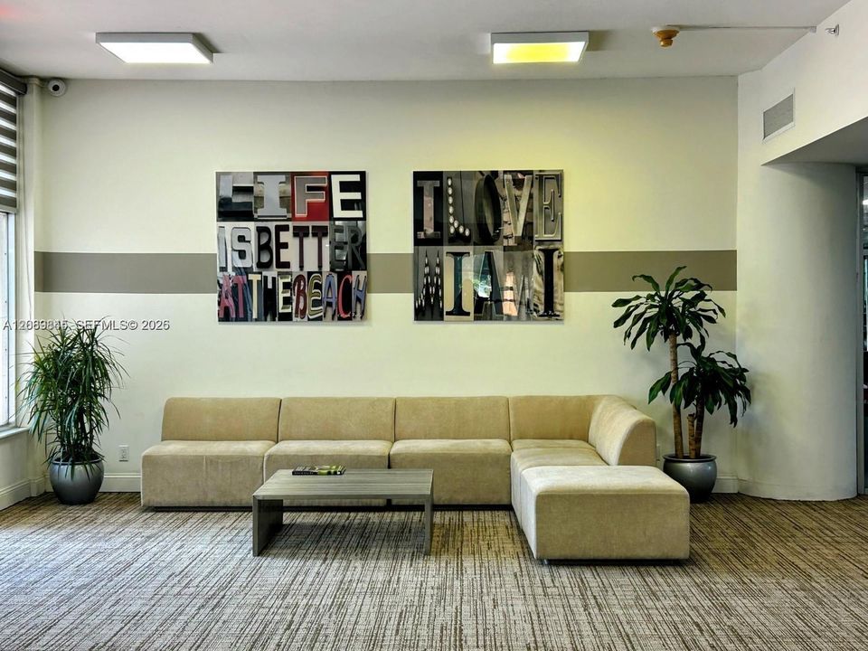 For Rent: $4,100 (2 beds, 2 baths, 1335 Square Feet)