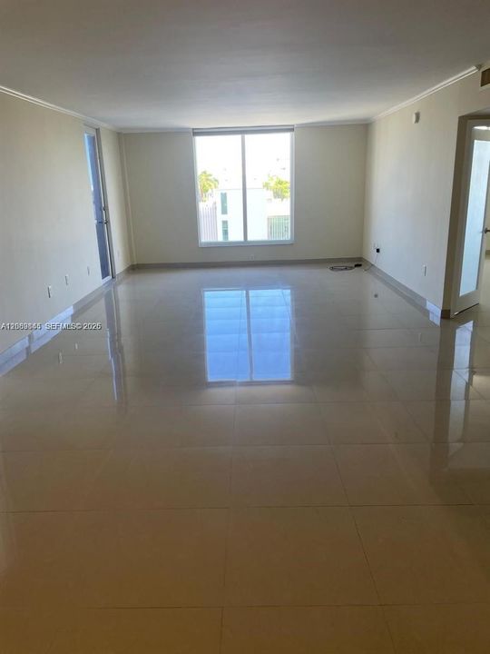For Rent: $4,100 (2 beds, 2 baths, 1335 Square Feet)