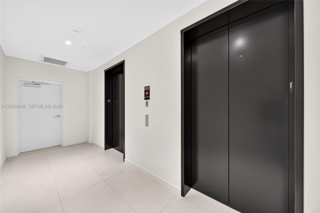 For Rent: $11,000 (2 beds, 3 baths, 1819 Square Feet)