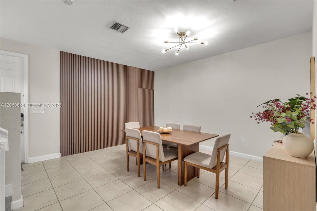 For Sale: $475,000 (3 beds, 2 baths, 1545 Square Feet)