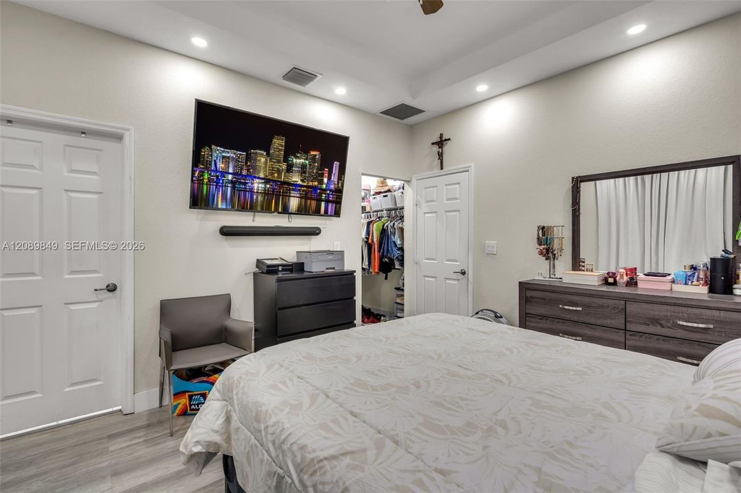 For Sale: $475,000 (3 beds, 2 baths, 1545 Square Feet)