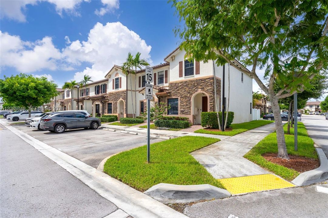 For Sale: $475,000 (3 beds, 2 baths, 1545 Square Feet)
