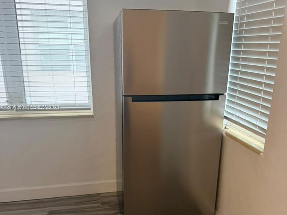 В аренду: $1,495 (0 спален, 1 ванн, 3920 Квадратных фут)