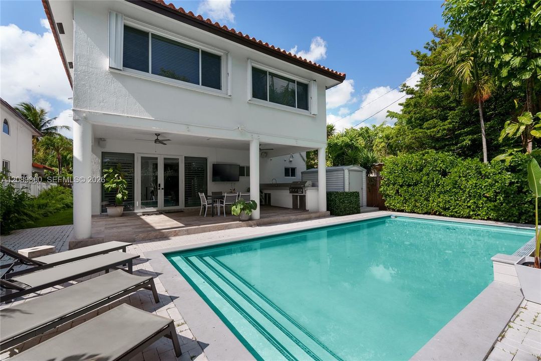 En Venta: $1,850,000 (5 camas, 4 baños, 3720 Pies cuadrados)