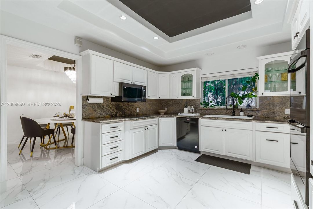En Venta: $1,850,000 (5 camas, 4 baños, 3720 Pies cuadrados)