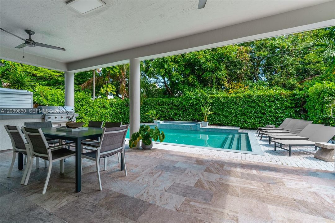 En Venta: $1,850,000 (5 camas, 4 baños, 3720 Pies cuadrados)