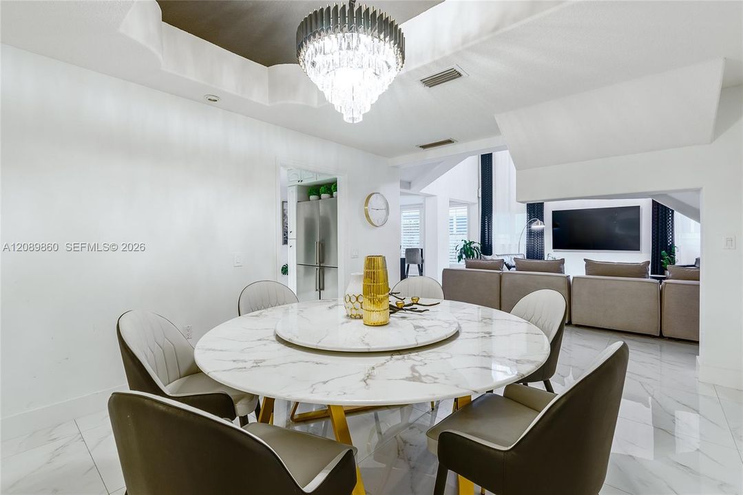 En Venta: $1,850,000 (5 camas, 4 baños, 3720 Pies cuadrados)