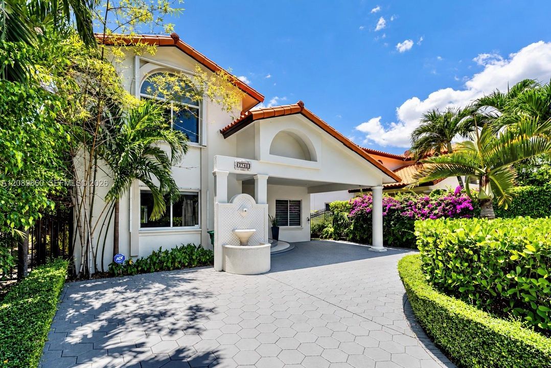 En Venta: $1,850,000 (5 camas, 4 baños, 3720 Pies cuadrados)