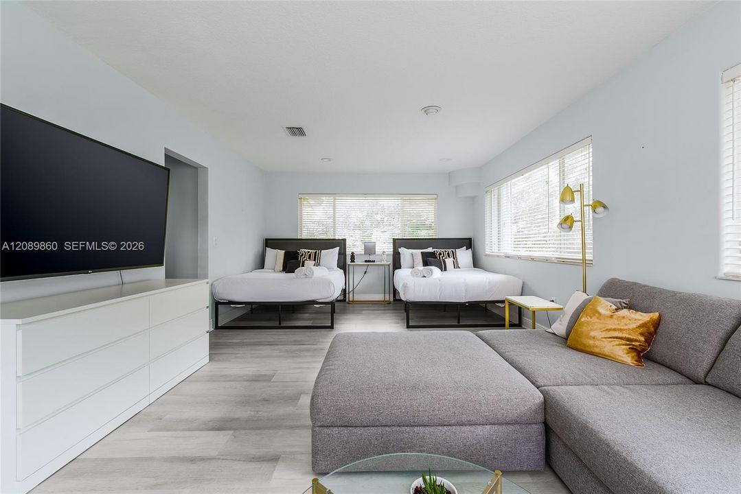 En Venta: $1,850,000 (5 camas, 4 baños, 3720 Pies cuadrados)