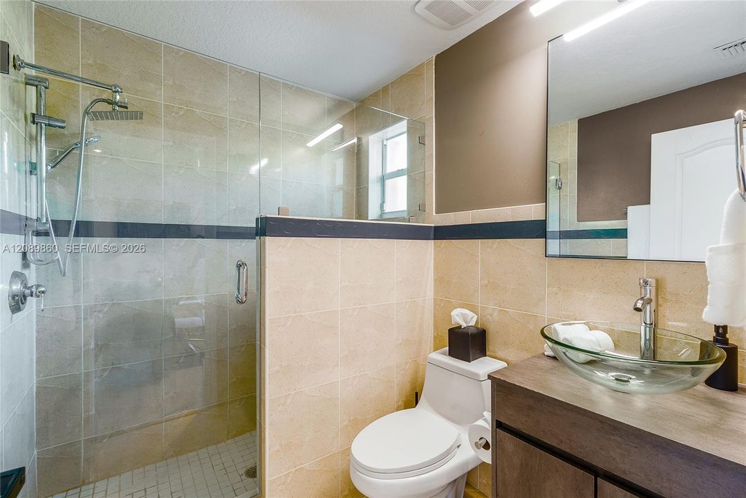 En Venta: $1,850,000 (5 camas, 4 baños, 3720 Pies cuadrados)
