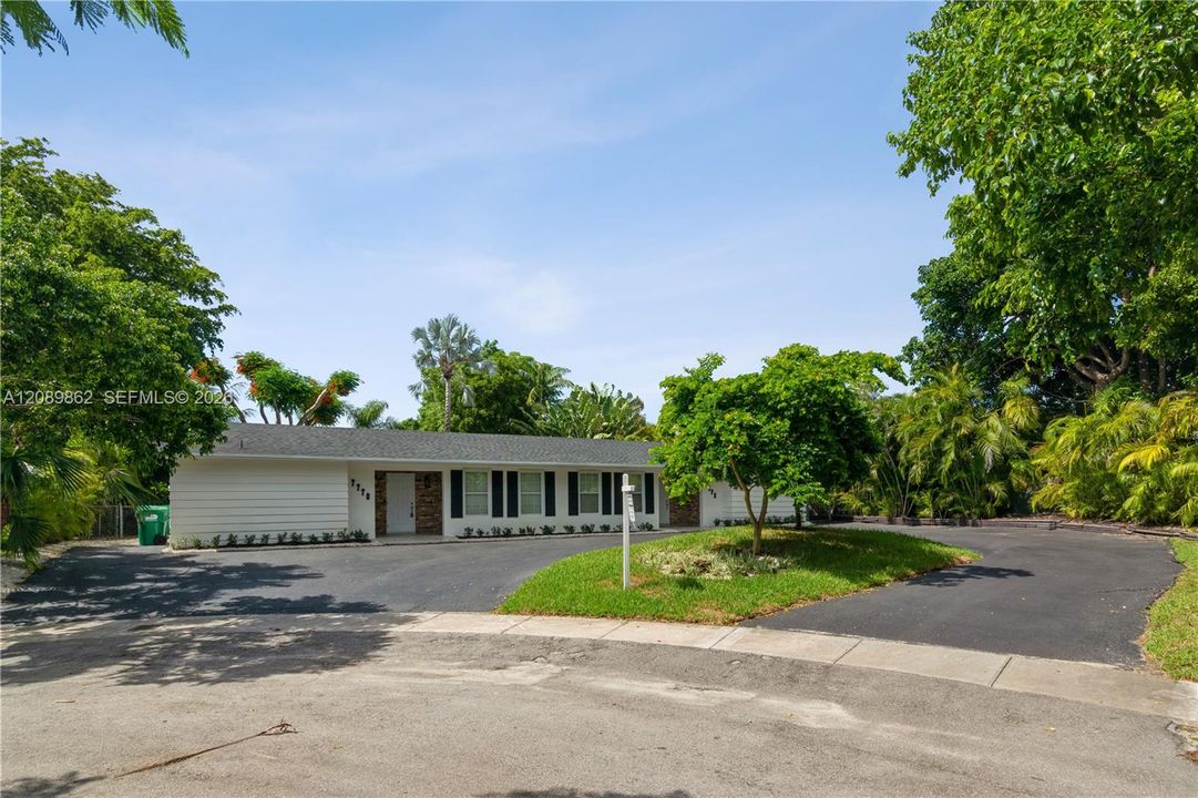 For Rent: $4,800 (3 beds, 2 baths, 2121 Square Feet)