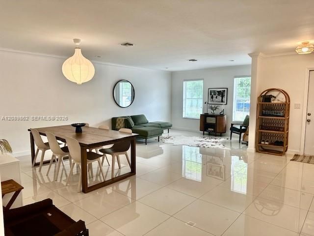 For Rent: $4,800 (3 beds, 2 baths, 2121 Square Feet)